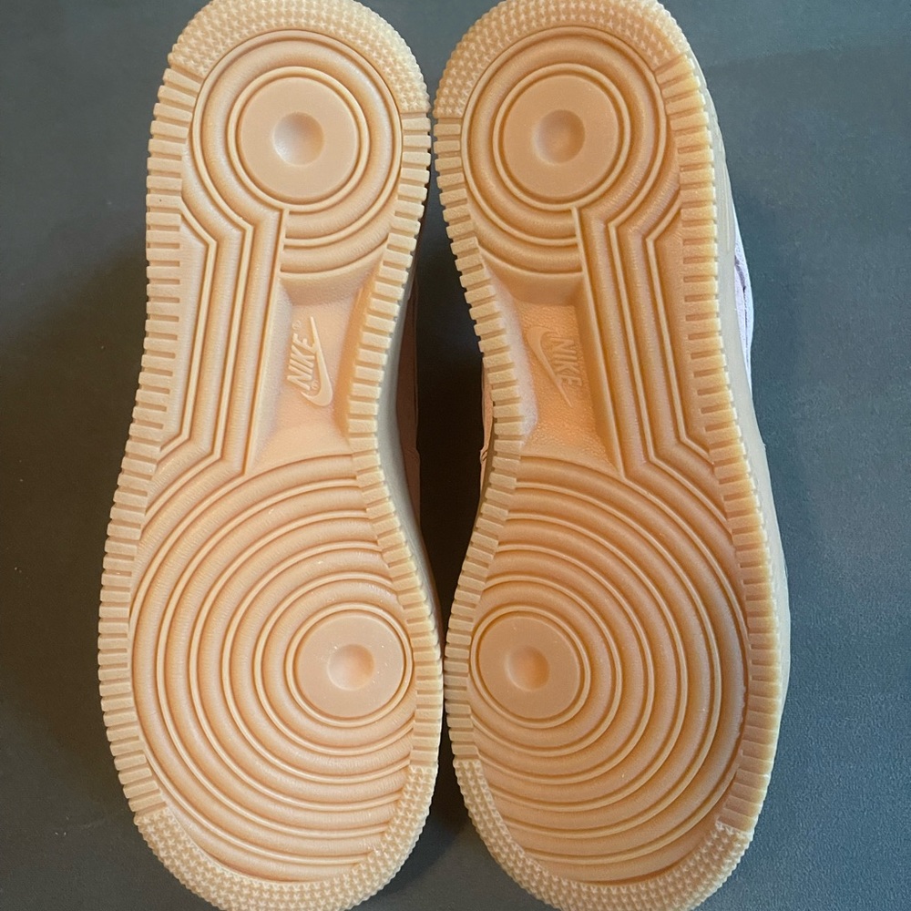 Nike Air Force 1 - Picture 4 of 6